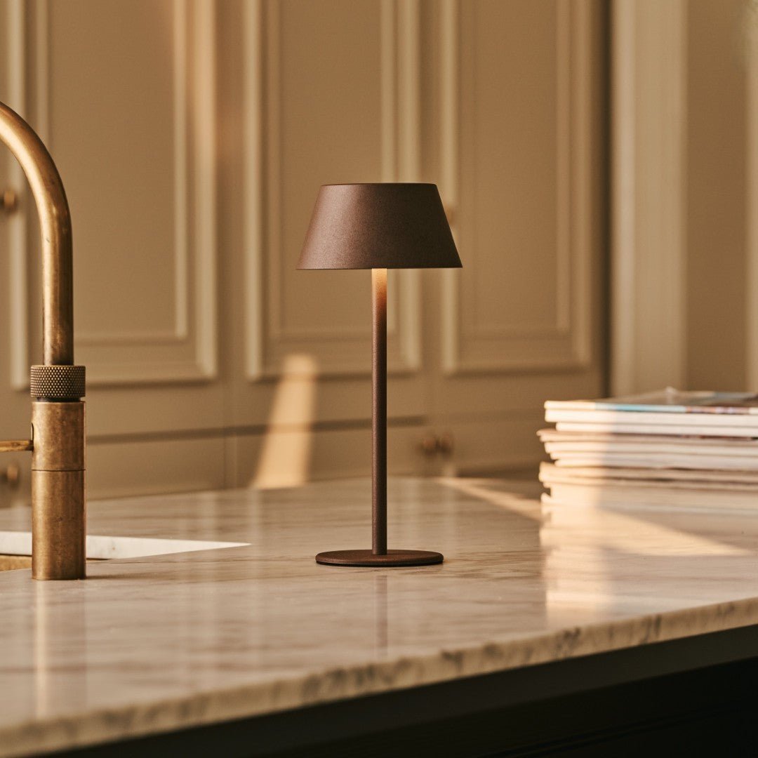 Milou Mocha Brown - lampe de table sans câble l moderne, design et 3 modes légers