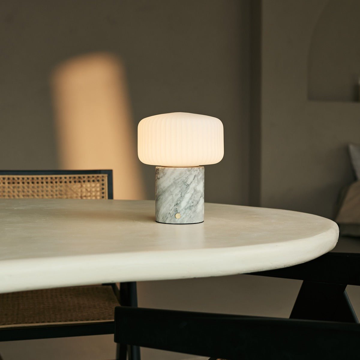 Renoir White / Bianco Statuarietto – Lampe de table rechargeable en Marbre