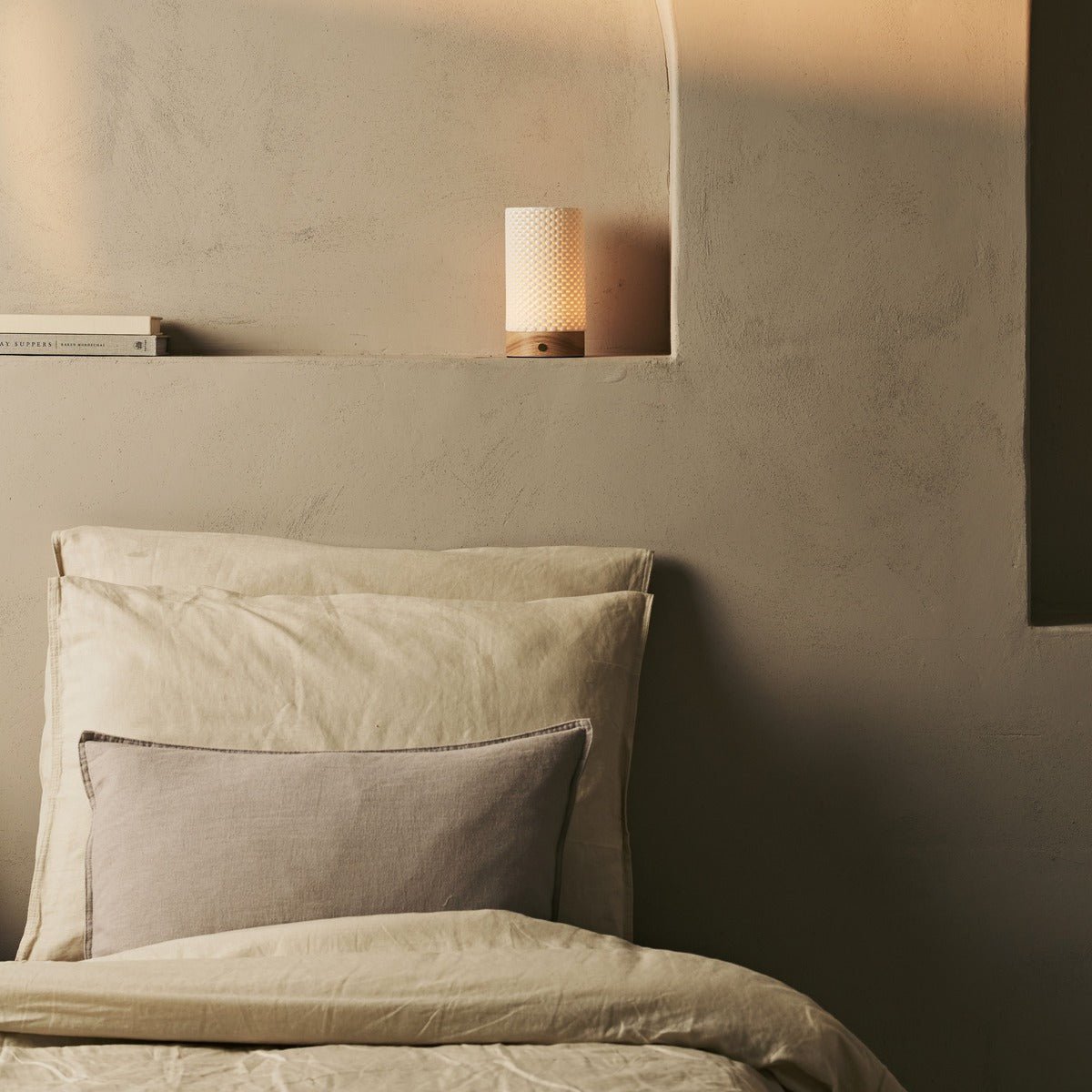 Luna Light Brown – Lampe de table rechargeable en porcelaine imprimée 3D