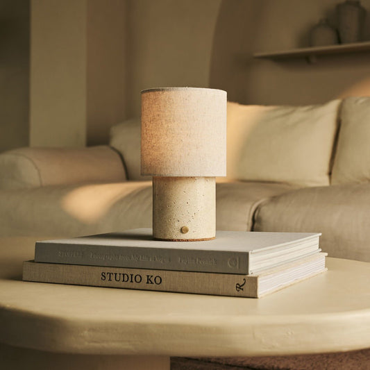 Onoda Beige / Travertino Classico – Lampe de table en Travertin