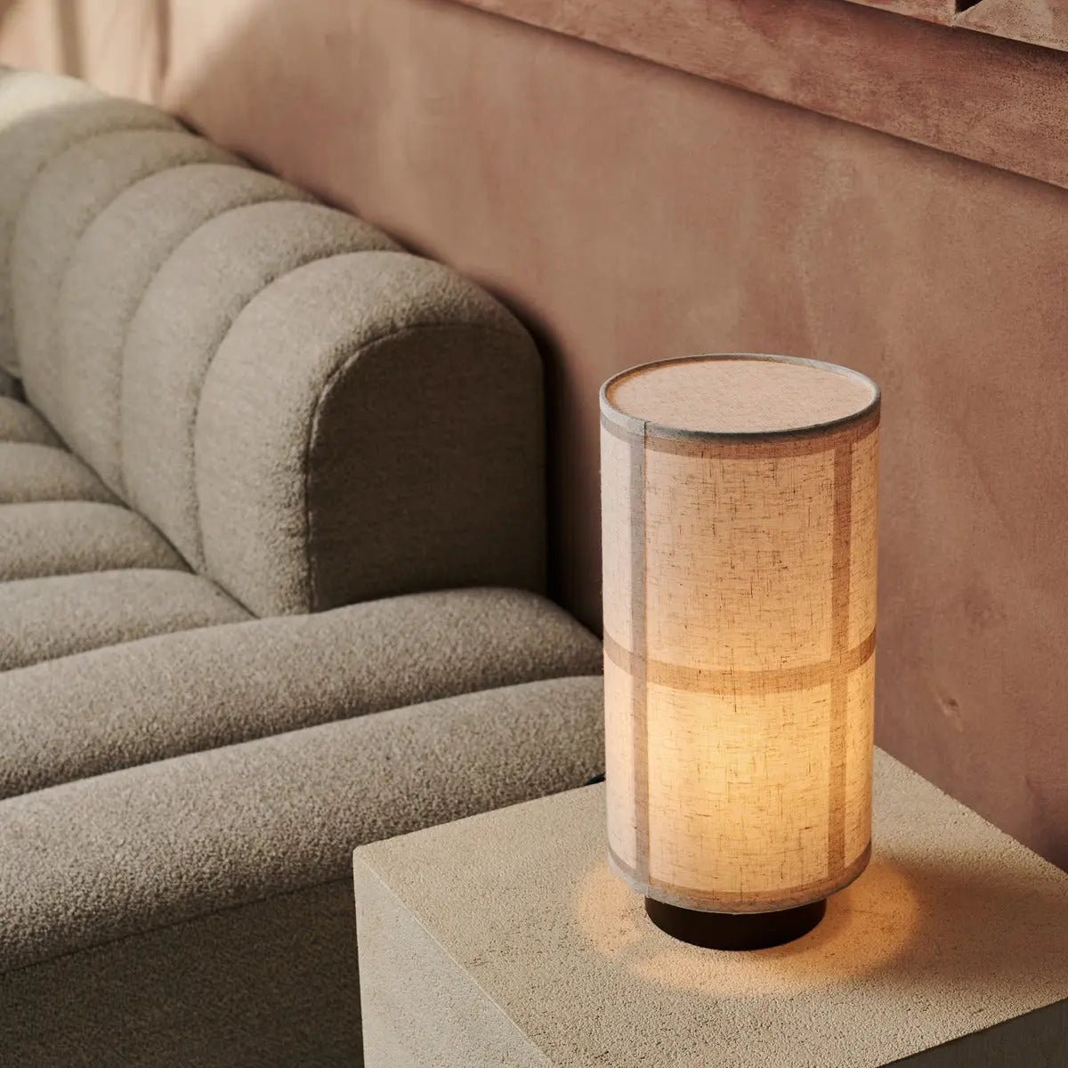Lampe de table Sakura marron foncé avec abat-jour en lin | Éclairage fait à la main et élégant
