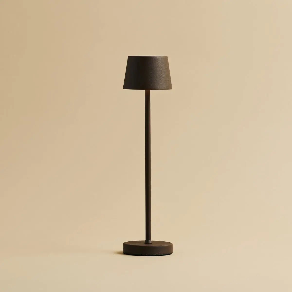 Combi Set Professional - 8 X Vondel Mini Mocha Brown Brown Rechargeable Table Lampes et 1 X Station centrale Station de charge sans fil avec Q1-Technology - Parfait pour les restaurants, l'hospitalité et les hôtels