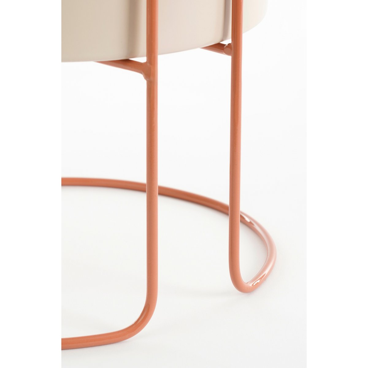 Collins Flowerpot sur standard - H33 x Ø22 cm - métal - off-blanc, pêche