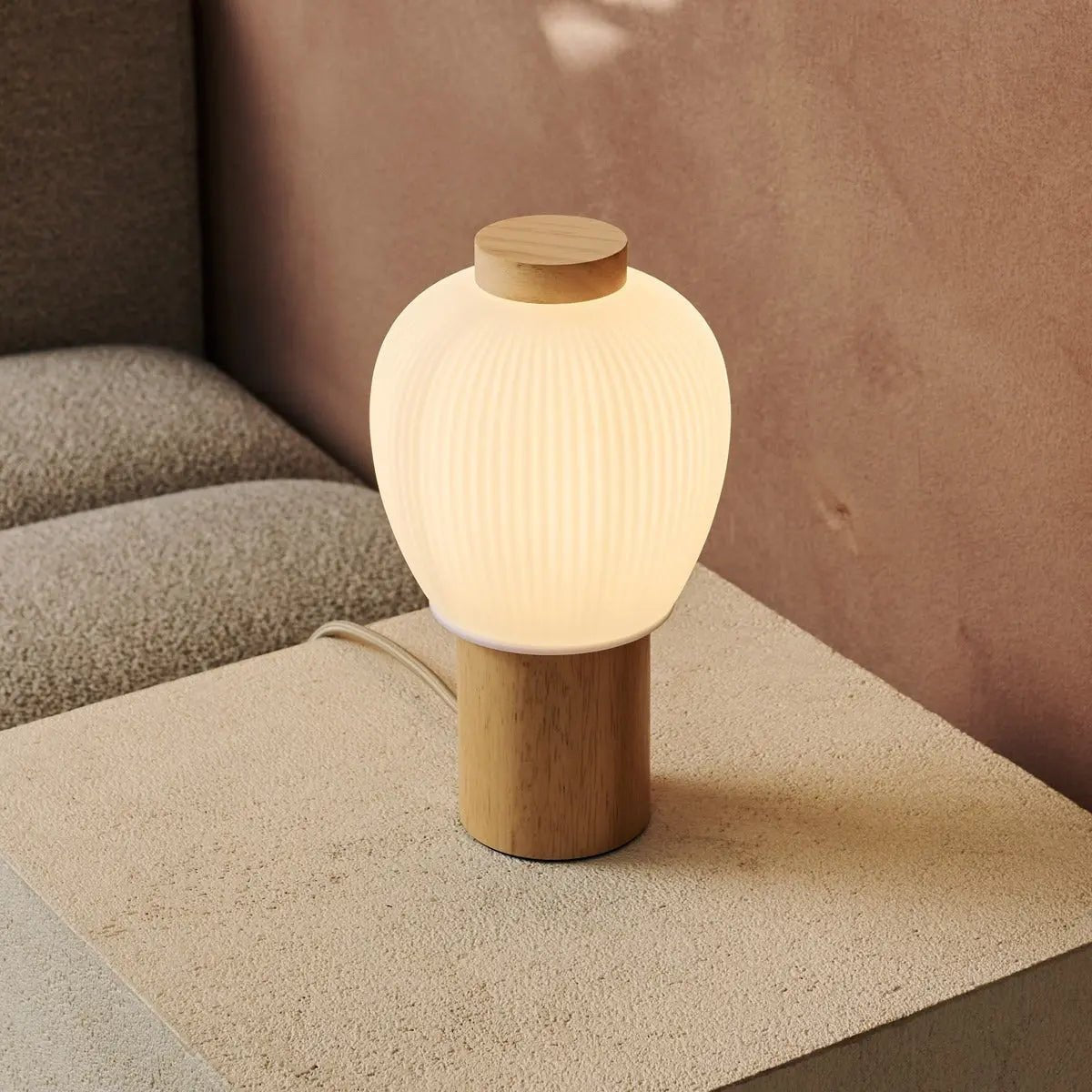 Lot Lampe en bois brun clair avec belle teinte en verre, lampe légère chaude et le design unique
