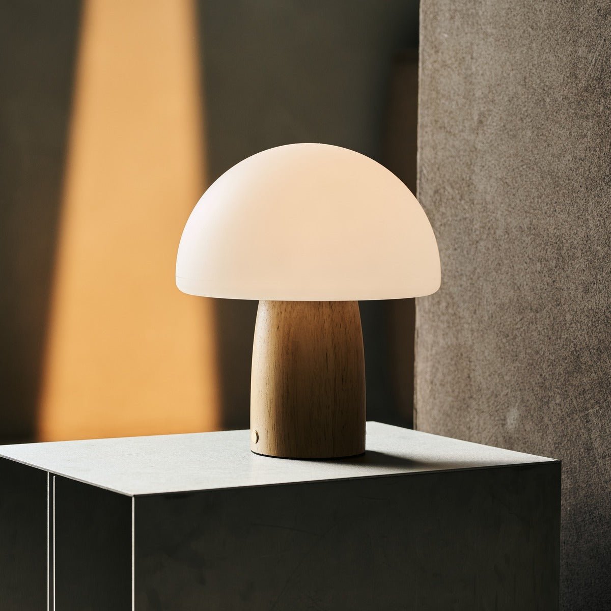 MIA Brown Light Elemy Table Lampe de table avec gradation - bois, fonctionnel et subtil