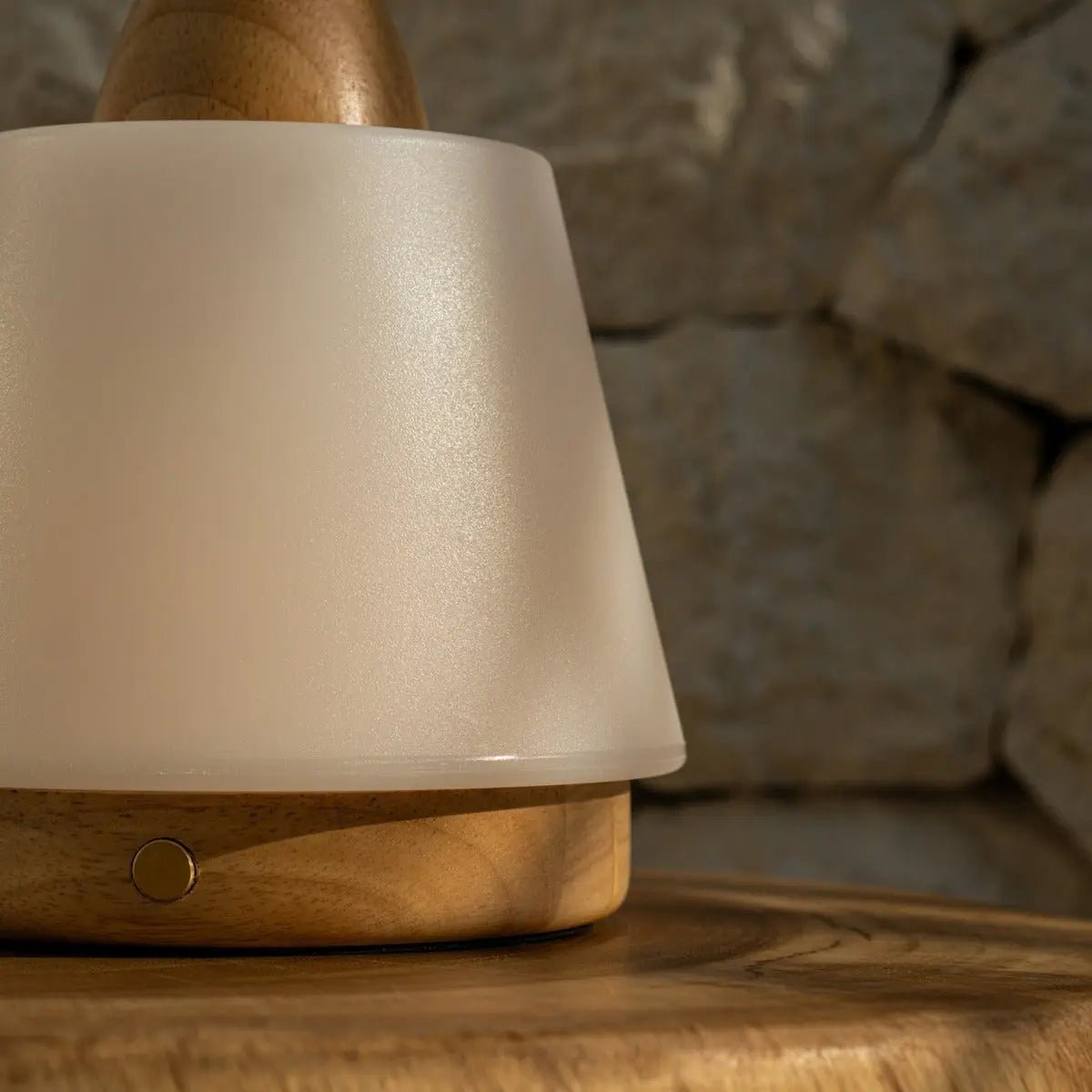 Lampe rechargeable Liv Light Brown – Bracelet en cuir, à intensité variable, sans fil