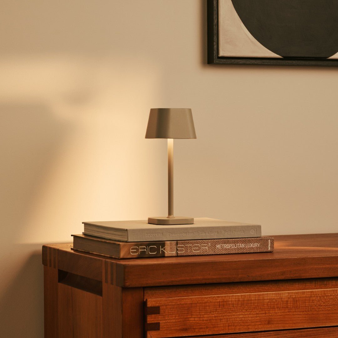 Ava Shadow Gray - lampe de table rechargeable | Élégant, sans fil et dimmable