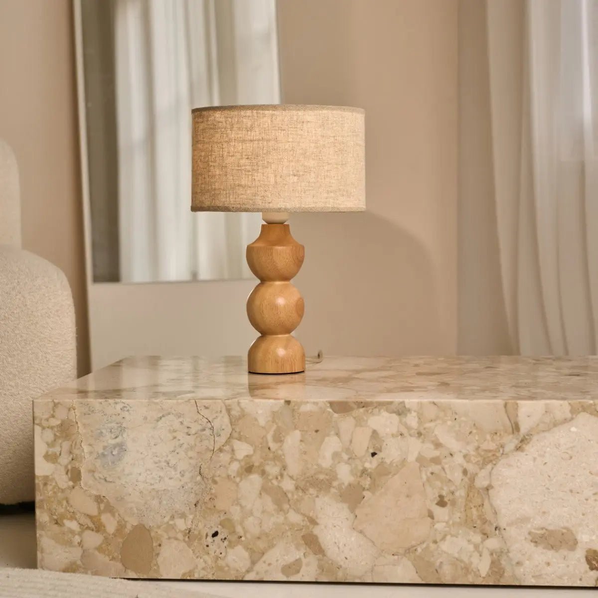 Lampe en bois brun clair Oliver avec une teinte beige | Conception géométrique élégante pour votre maison