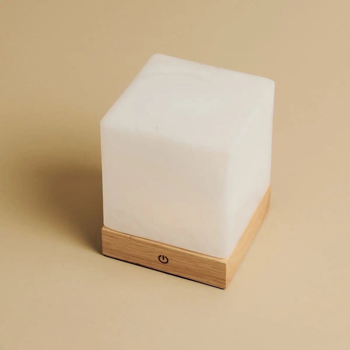 Lampe en bois sans fil brun clair avec verre congelé - batterie rechargeable, dimmable, 100 heures