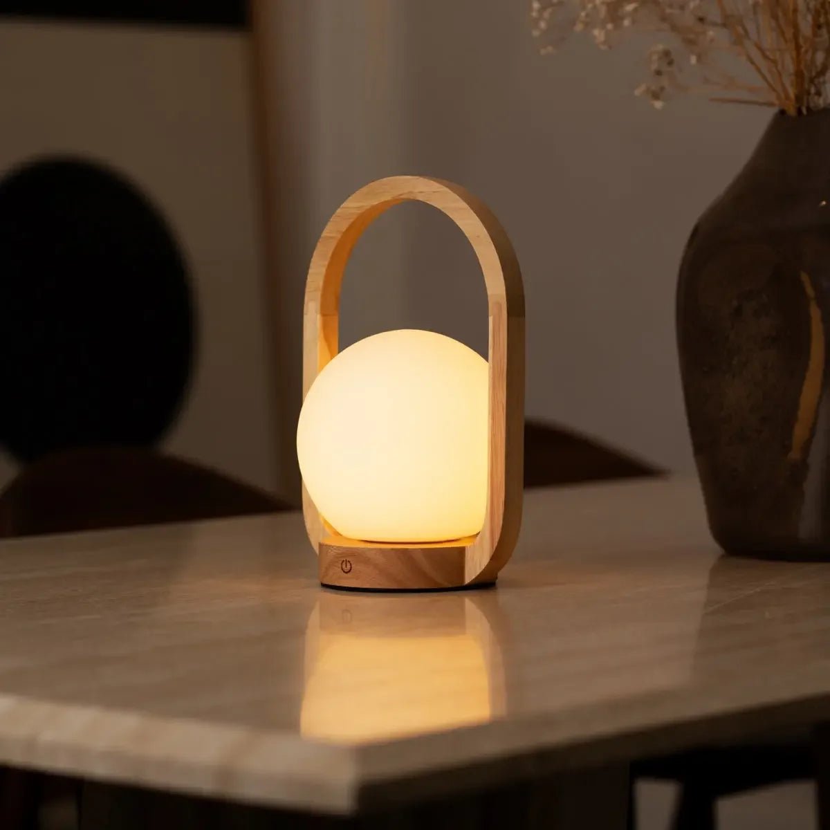 Lampe sans fil en bois marron clair Skye | Conception rechargeable et variable
