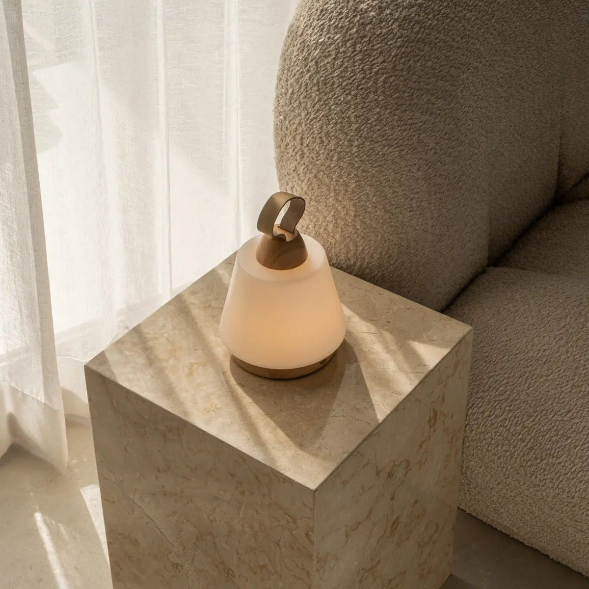 Lampe rechargeable Liv Light Brown – Bracelet en cuir, à intensité variable, sans fil