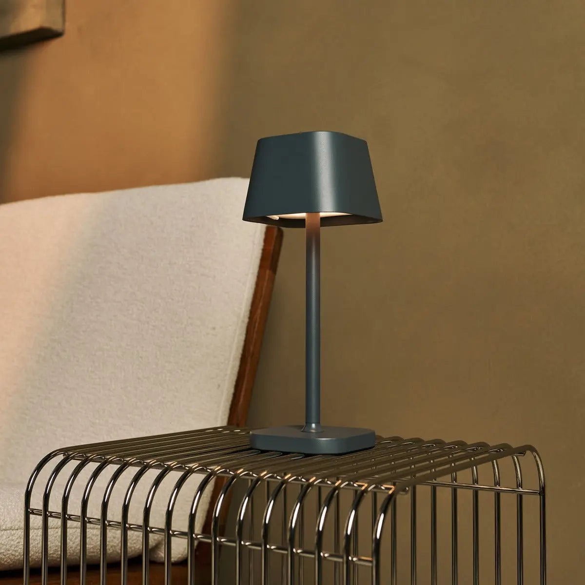 Ava Stone Grey - lampe de table rechargeable | Lampe élégante et sans fil et dimmable