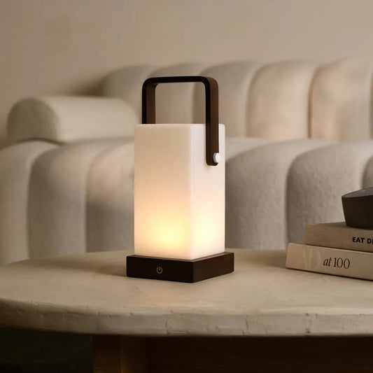 Lampe en bois marron foncé Harper – Lampe de table rechargeable sans fil avec poignée
