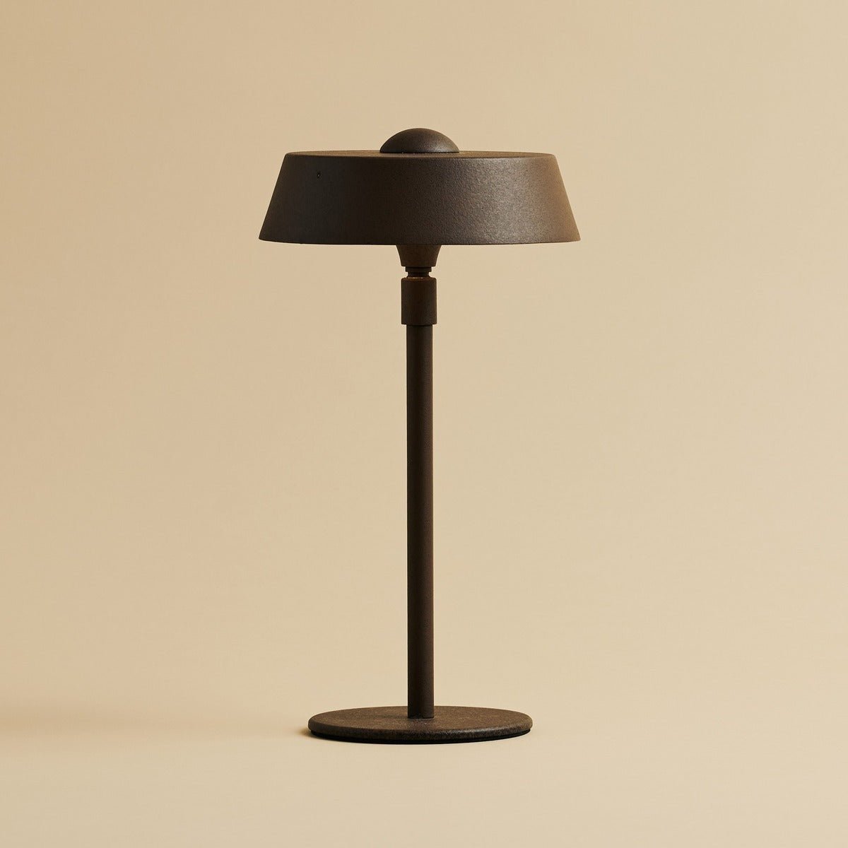 Luca Mocha Brown - lampe rechargeable USB l minimaliste, ludique et dimmable