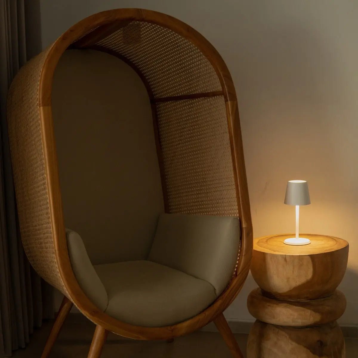 Lampe de table rechargeable James White – Sans fil, à intensité variable et élégante