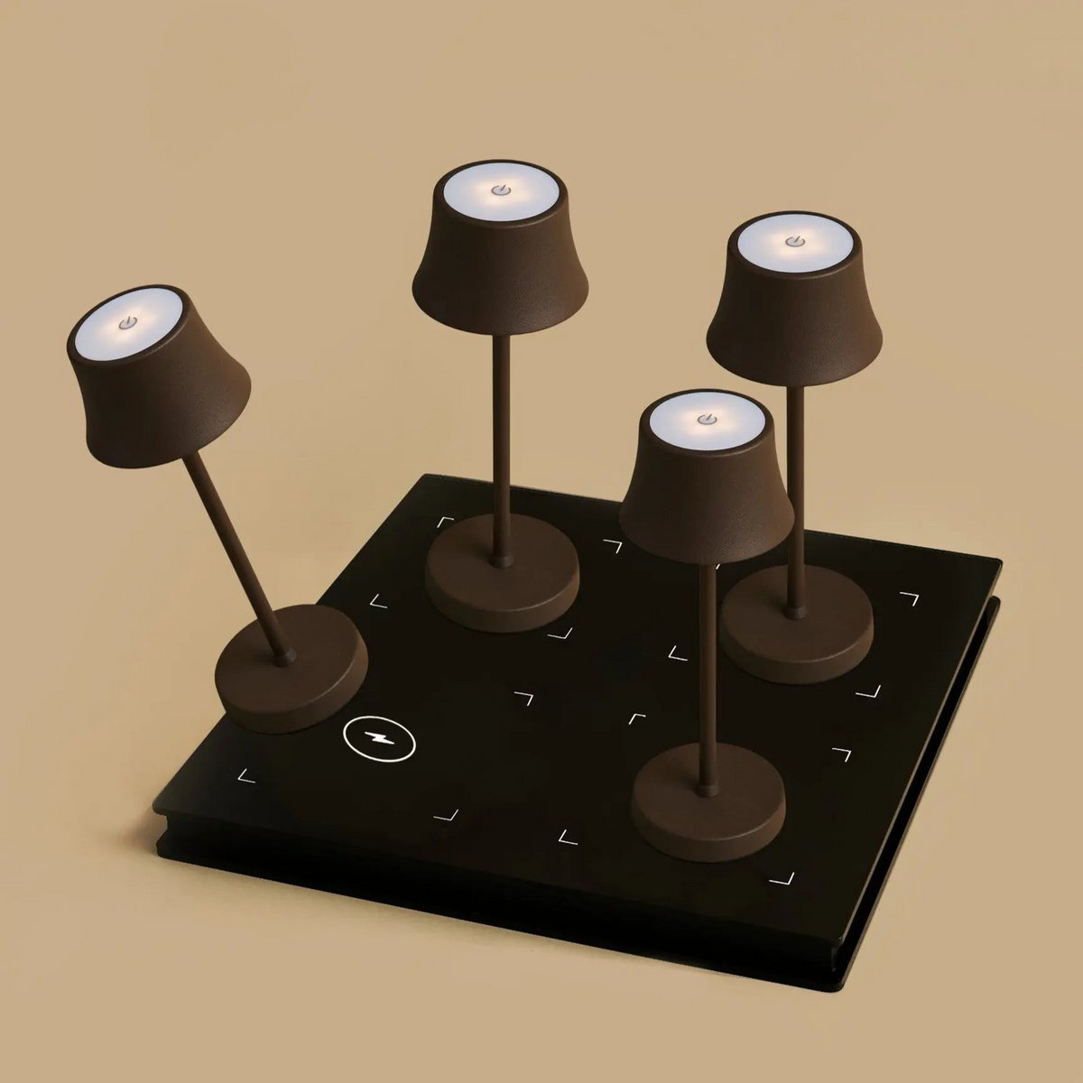 Combi set professionnel - 4 x de pijp mini moka marron marron lampes de table rechargeables et 1 x poste de charge sans fil Amstel avec Qi-Technology - parfait pour les restaurants, l'hospitalité et les hôtels