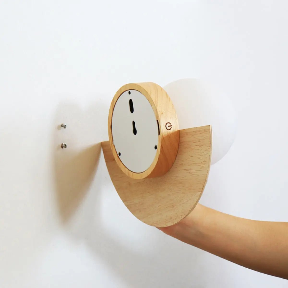 Applique murale sans fil Kane marron clair – Lampe rechargeable en bois et verre