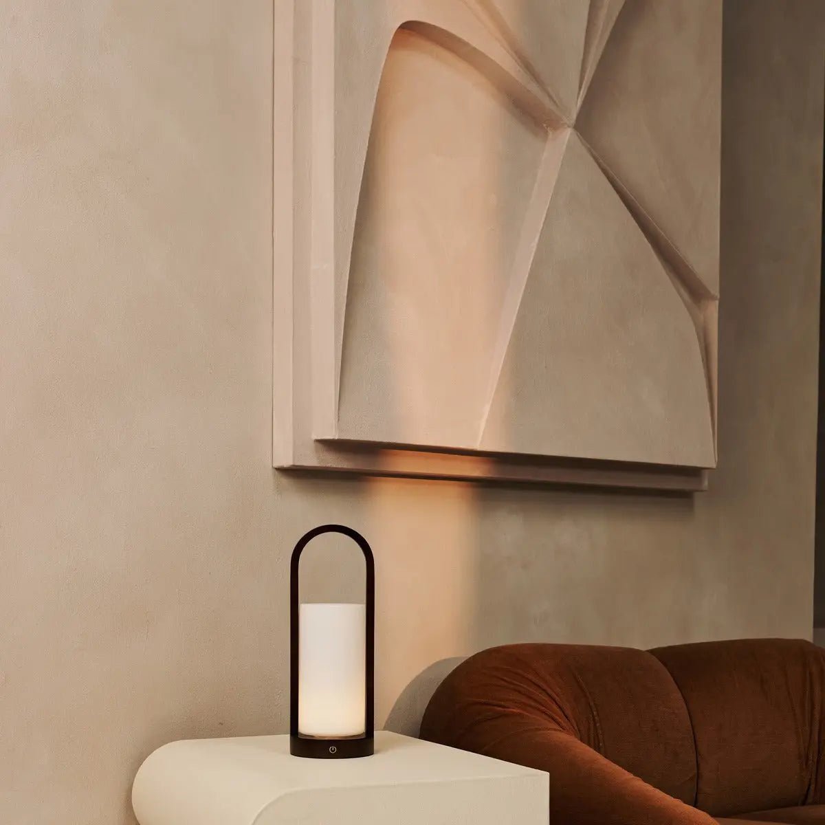 Lampe de table en bois rechargeable Evie marron foncé – Intensité variable et sans fil