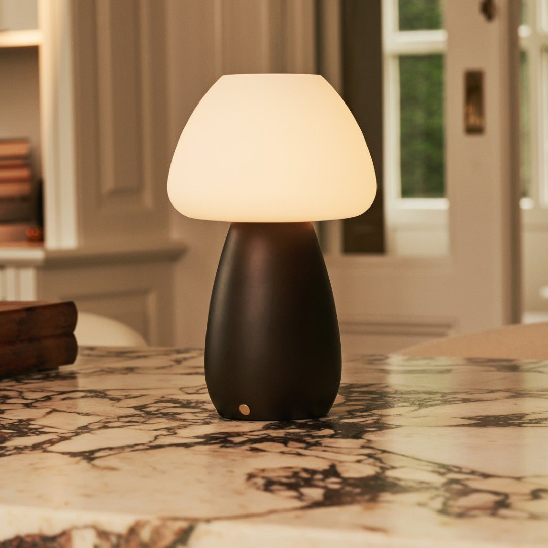 Ours Brown Brown Élégant lampe rechargeable - Design sans fil, dimmable, respectueux de l'environnement