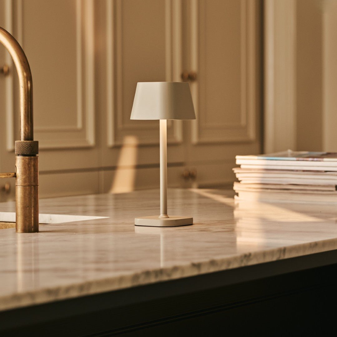 Ava Shadow Gray - lampe de table rechargeable | Élégant, sans fil et dimmable