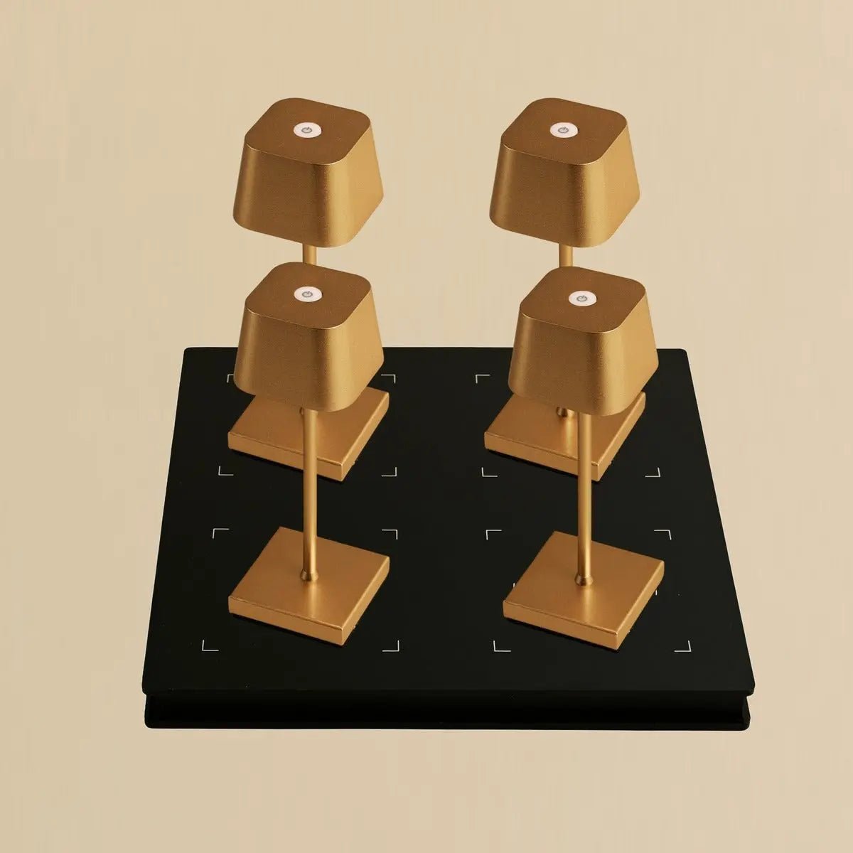 Professional Combi Set - 4 x Sarphati Mini Gold Rechargeable Table Lamps and 1 x Amstel Wireless Charging Station with Qi-Technology and perfect for restaurants, hospitality and hotels