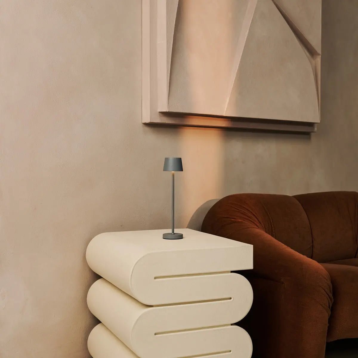 Combi Set Professional - 8 X Vondel Mini Mouse Grey Grey Rechargeable Table Lampes et 1 X Station centrale Station de charge sans fil avec Q1-Technology - Parfait pour les restaurants, l'hospitalité et les hôtels