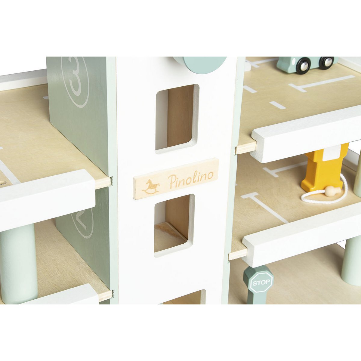 Parking 'Kurt' avec accessoires