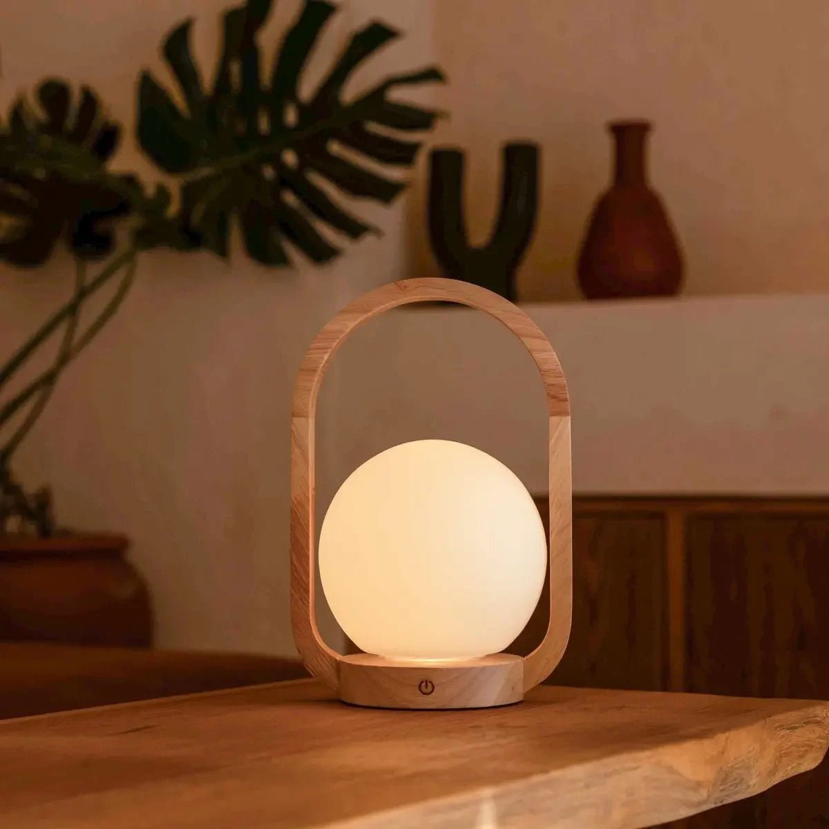Lampe sans fil en bois marron clair Skye | Conception rechargeable et variable
