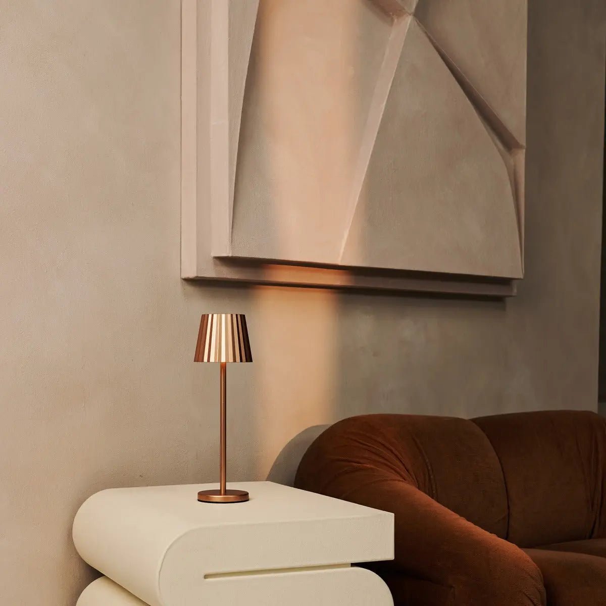 Combi Set Professional - 8 X Maya Copper Rechargeable Table Lampes et 1 X Station centrale Station de charge sans fil avec Qi-Technology - Perfect pour les restaurants, l'hospitalité et les hôtels