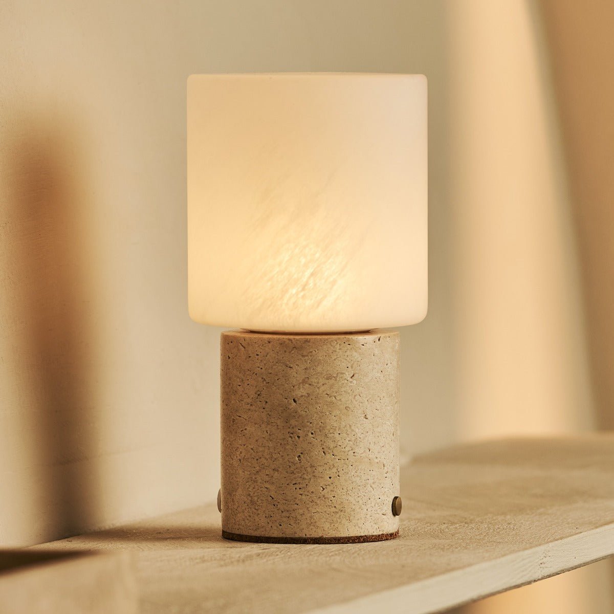 Cuyp Beige / Travertino Classico – Lampe de table en Travertin