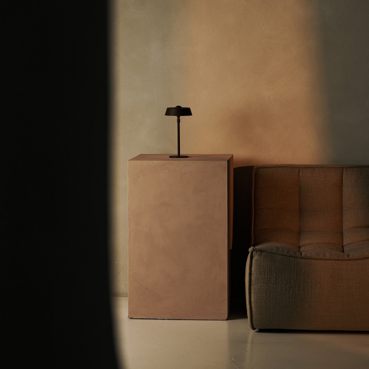 Luca Mocha Brown - lampe rechargeable USB l minimaliste, ludique et dimmable