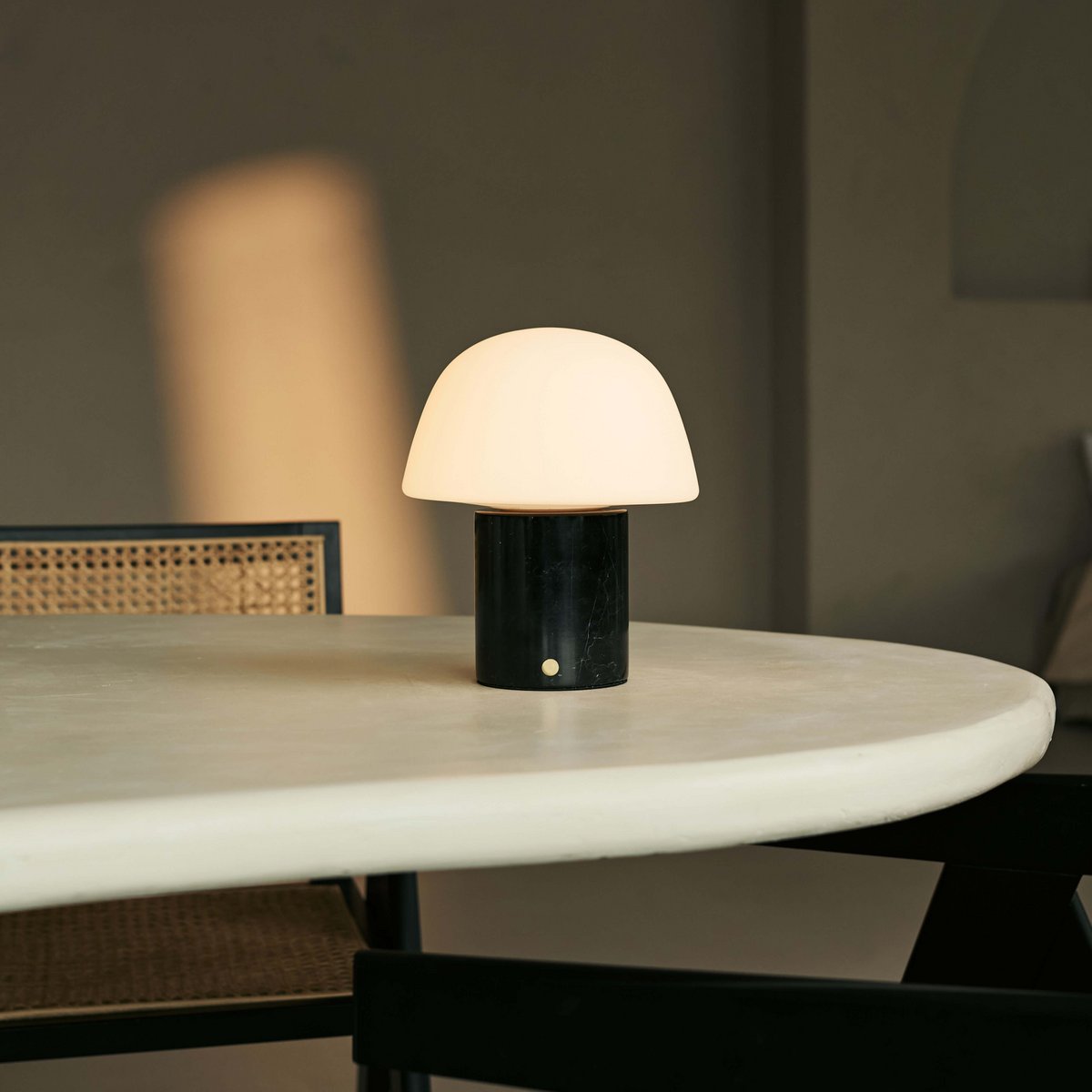 Maes Black / Nero Marquina – Lampe de table rechargeable en Marbre