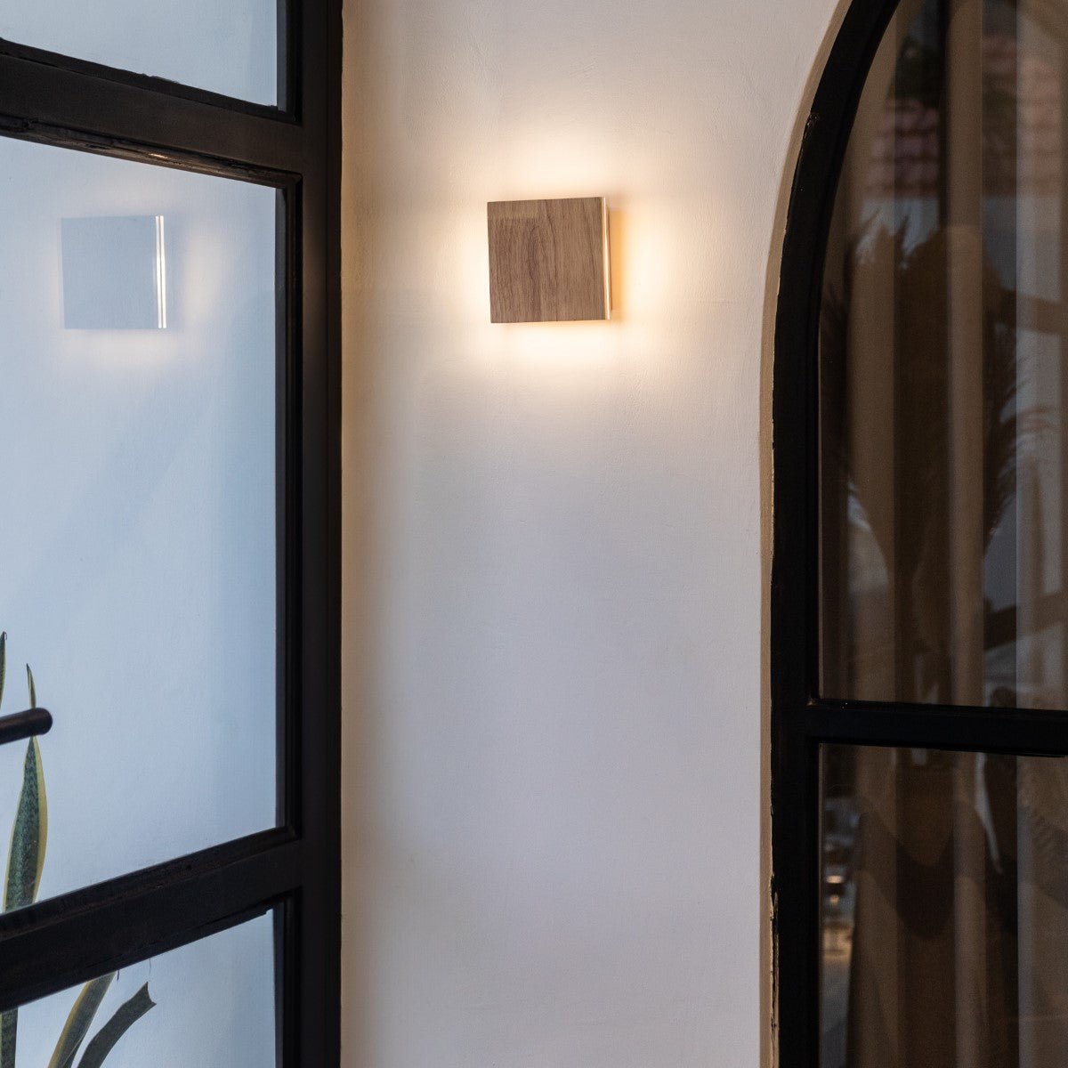 Lampe murale sans fil marron clair - lampe en bois rechargeable, dimmable et naturel