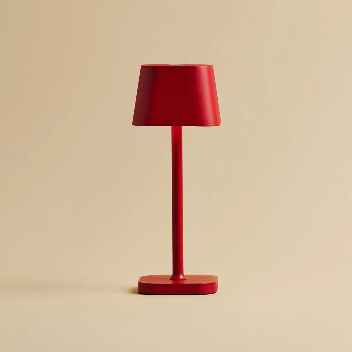 Lampe de table rechargeable Ava Berry Red | Lampe élégante et sans fil et dimmable