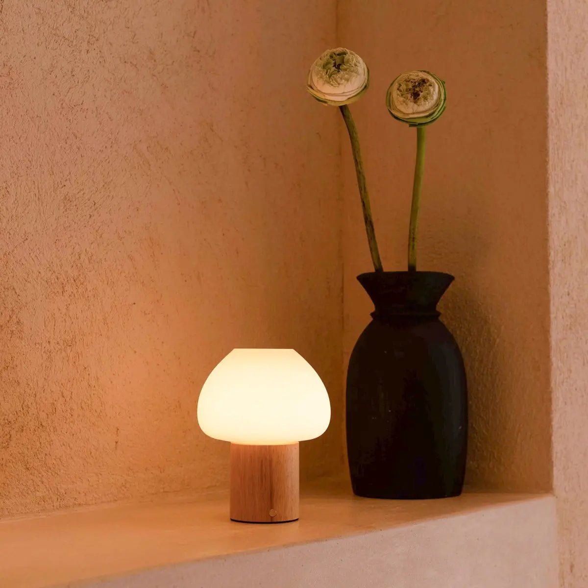 Lampe en bois Fynn marron clair – rechargeable, variable et élégante