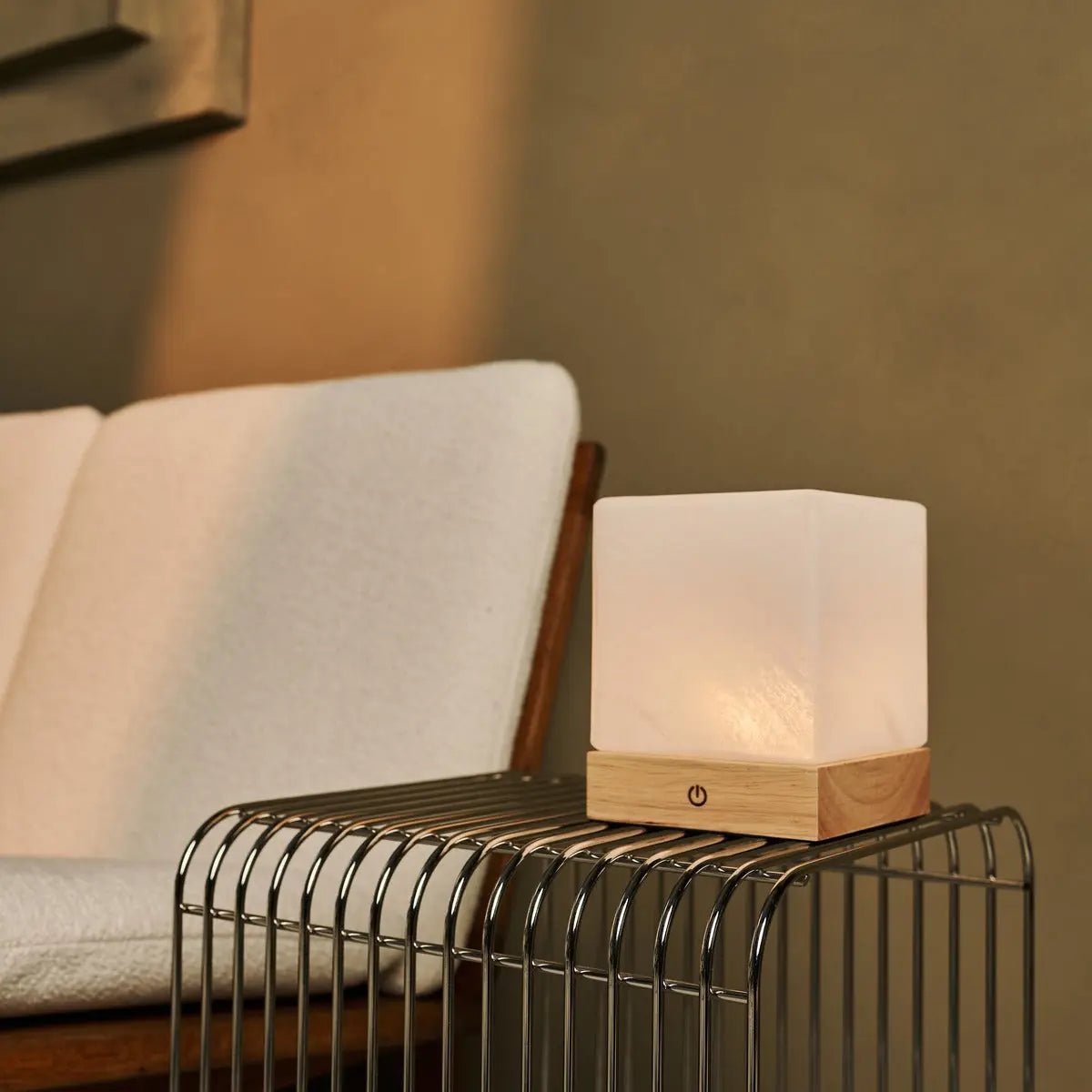 Lampe en bois sans fil brun clair avec verre congelé - batterie rechargeable, dimmable, 100 heures