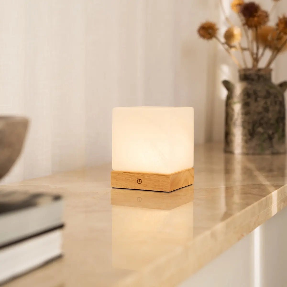 Lampe en bois sans fil brun clair avec verre congelé - batterie rechargeable, dimmable, 100 heures