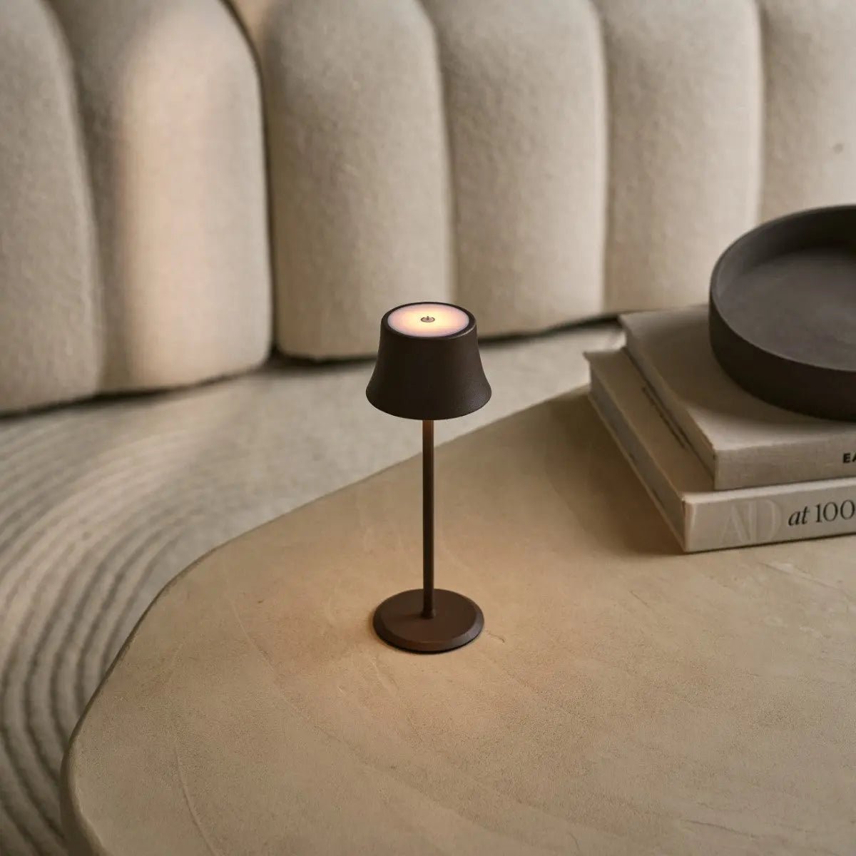 Lampe de table rechargeable Willy Mini Moka Brown – Élégante, à intensité variable, autonomie de 60 heures