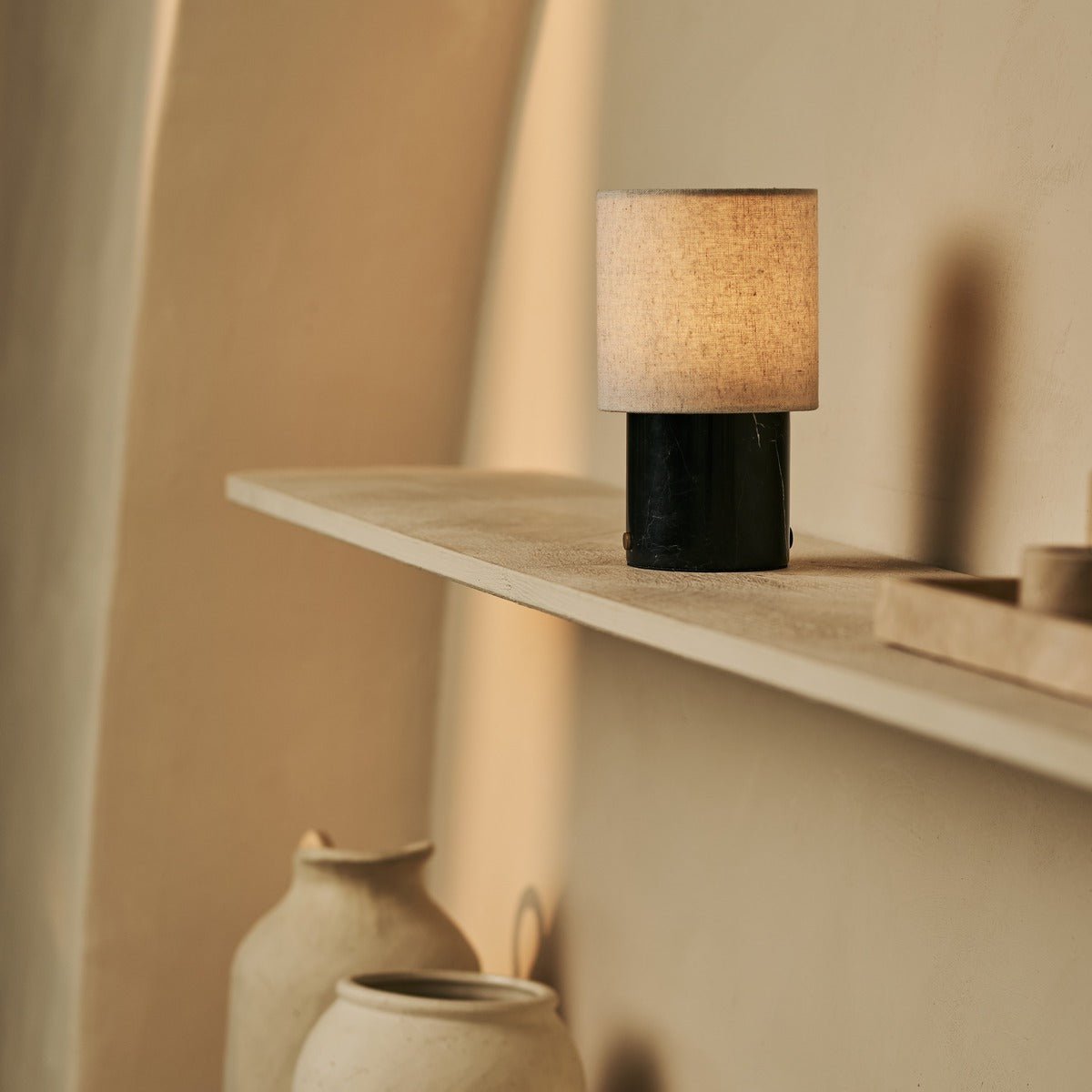 Onoda Black / Nero Marquina – Lampe de table en Marbre