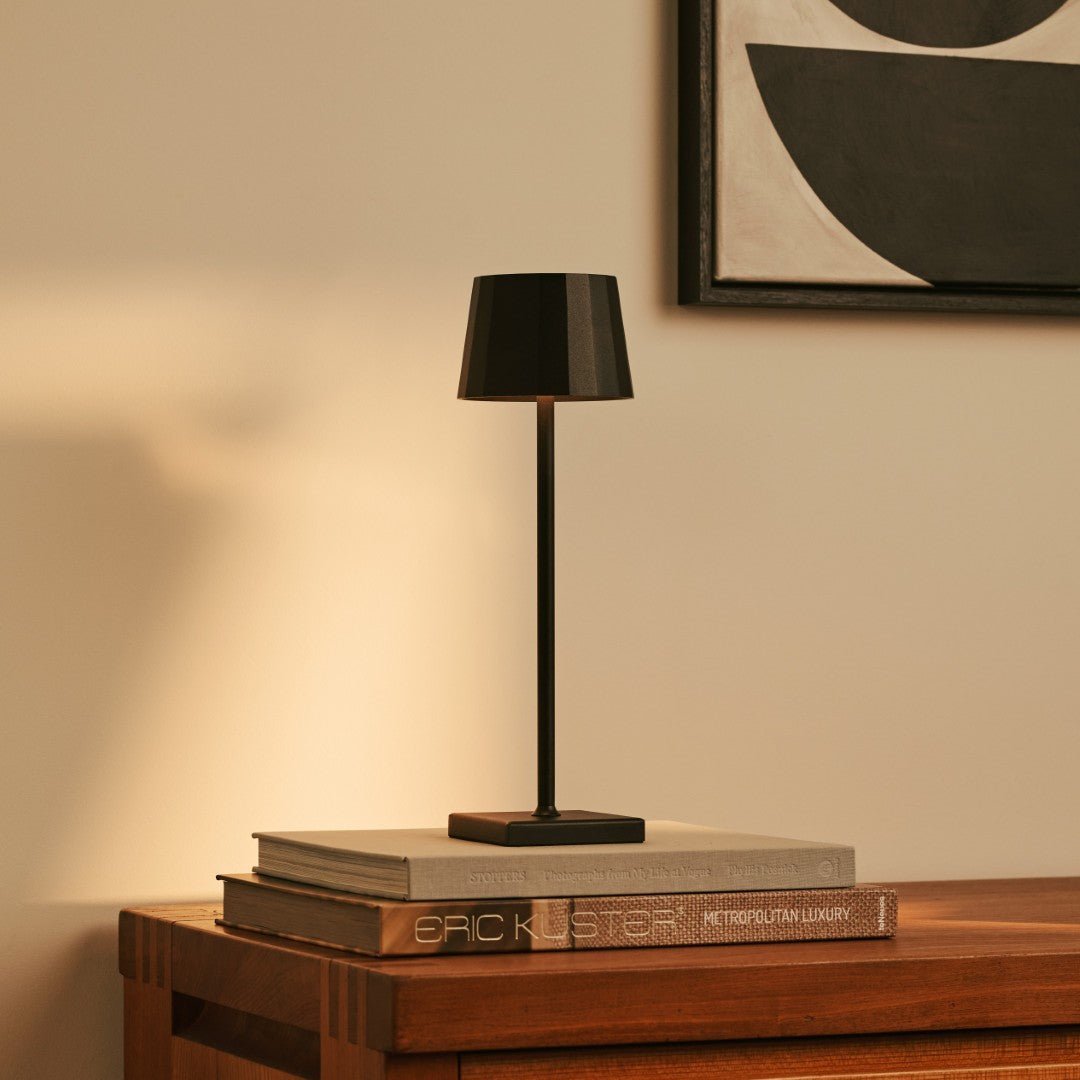 Lampe de table rechargeable en fer William Black – Batterie 120 heures, intensité variable, chargement USB-C