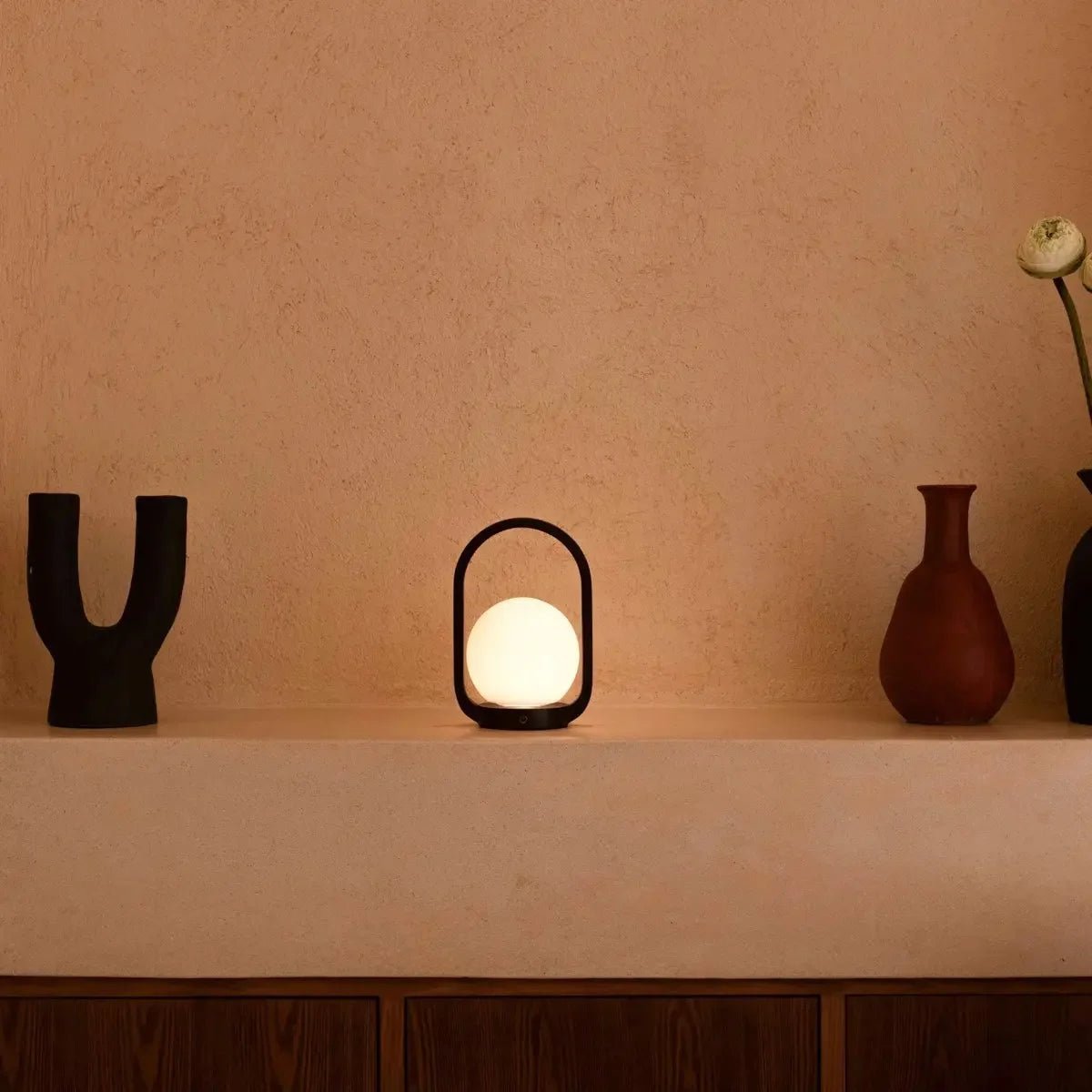 Lampe sans fil en bois marron foncé Skye | Conception rechargeable et variable