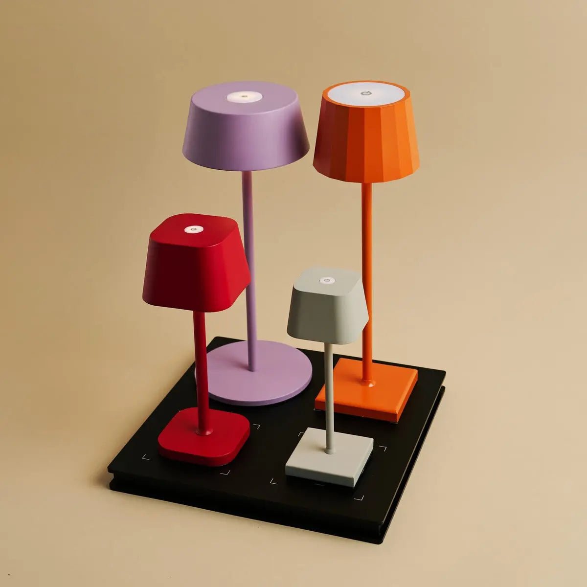 Amstel Professional Draadloos Oplaadstation met Oplaadpoort - Eenvoudig en Functioneel met Qi Technologie