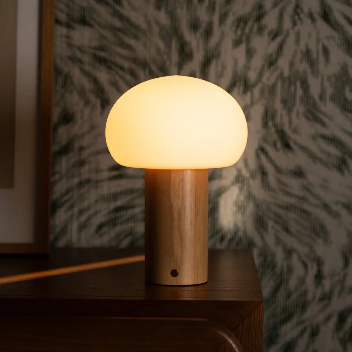 Lampe de table en bois marron clair avec verre et batterie rechargeable | Éclairage dimmable et polyvalent