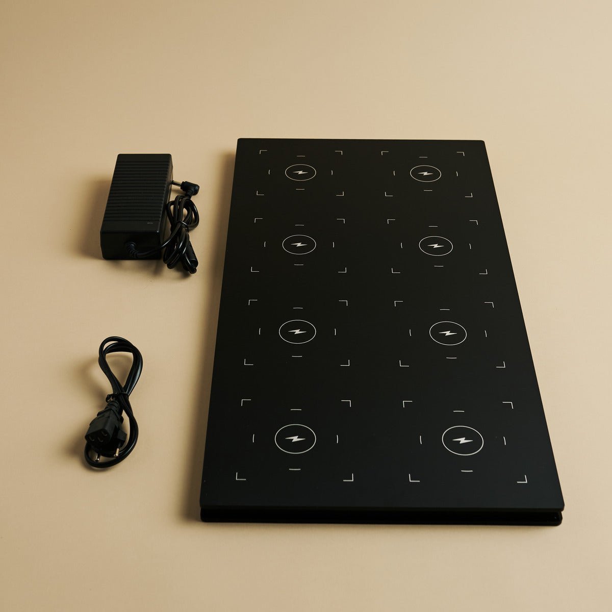 Combi set professionnel - 8 x wouter moka marron les lampes de table rechargeables et 1 x station de charge sans fil avec Qi-Technology - parfait pour les restaurants, l'hospitalité et les hôtels