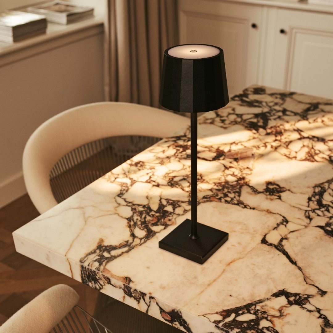 Lampe de table rechargeable en fer William Black – Batterie 120 heures, intensité variable, chargement USB-C