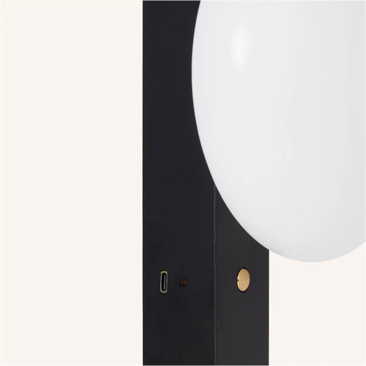 Applique murale en bois sans fil Matthew Black – rechargeable et variable