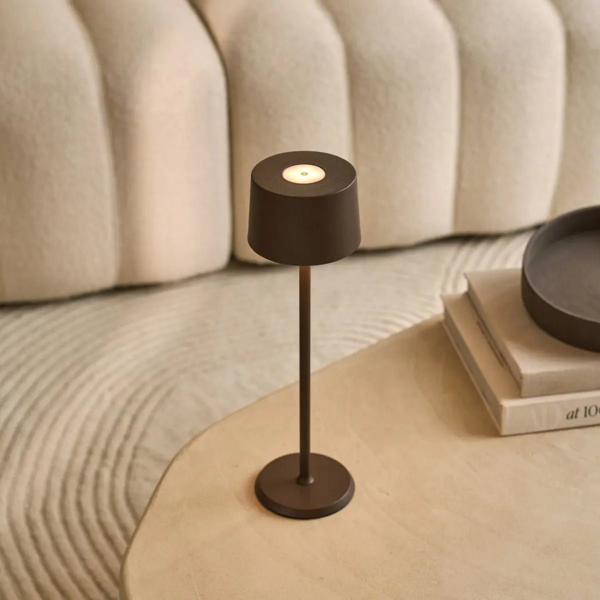 Lampe de table rechargeable en fer David Mocha Brown – Intensité variable et sans fil avec batterie de 120 heures