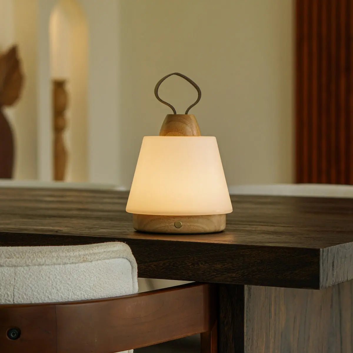 Lampe rechargeable Liv Light Brown – Bracelet en cuir, à intensité variable, sans fil