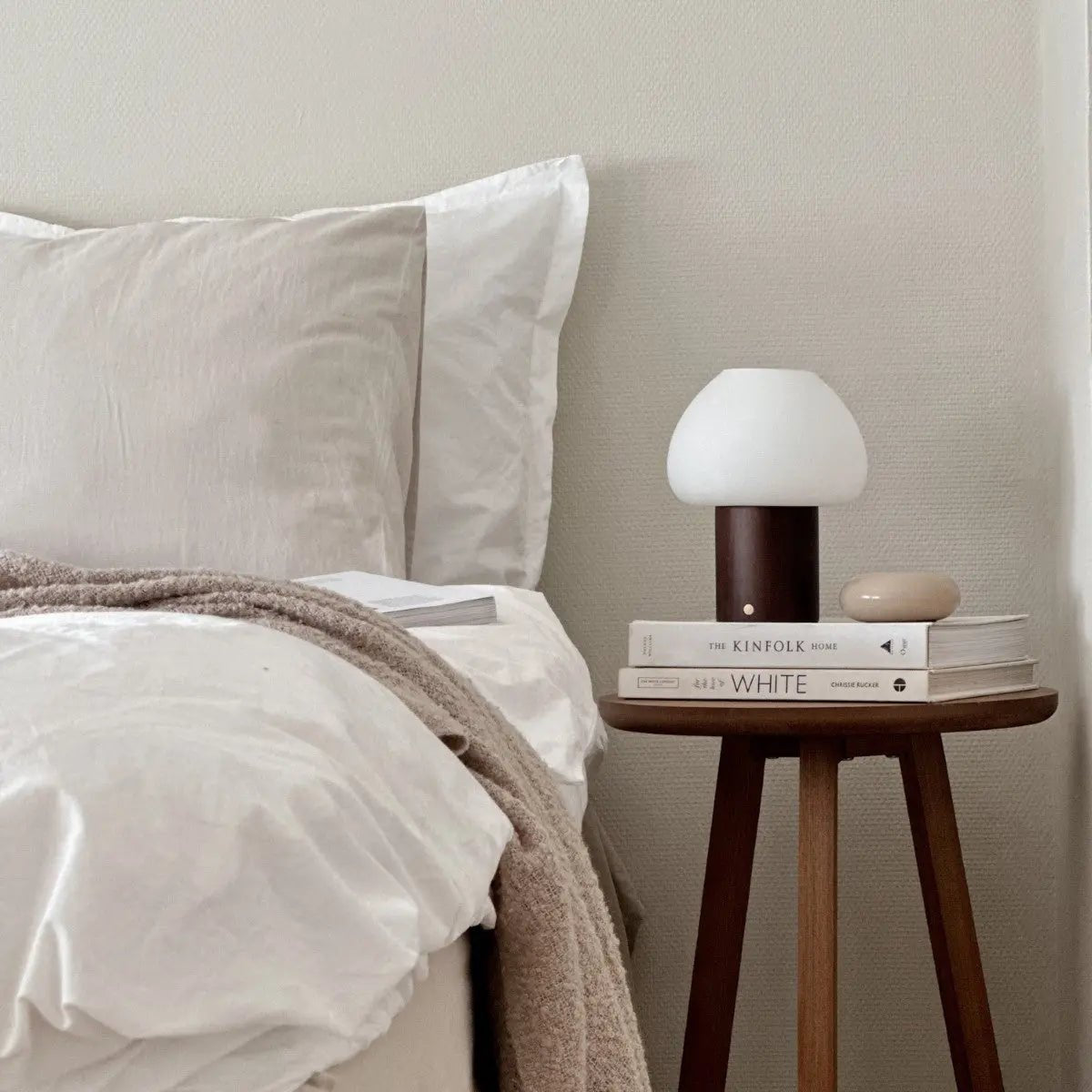 Lampe en bois Fynn marron foncé – Lumière rechargeable et à intensité variable