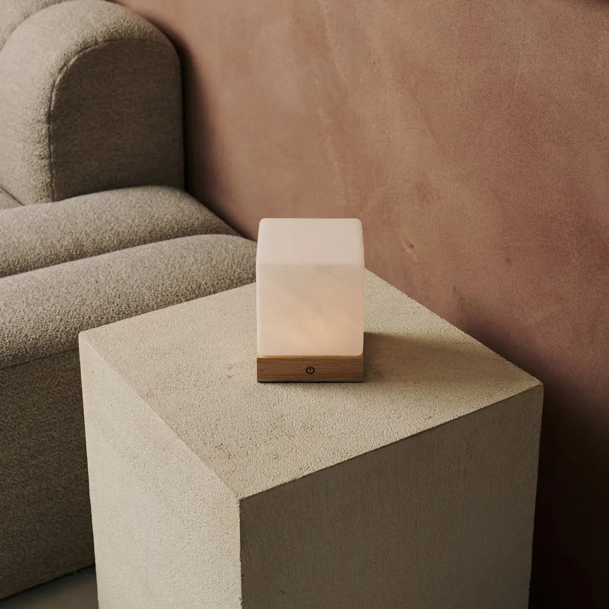 Lampe en bois sans fil brun clair avec verre congelé - batterie rechargeable, dimmable, 100 heures